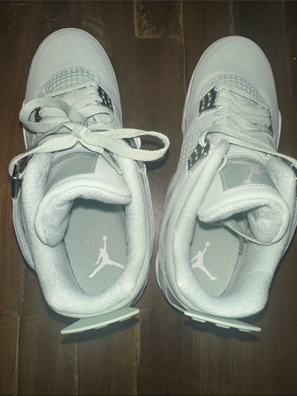 Jordan Women Mint Green Retro Basketball Sneakers BRAND NEW - Picture 3 of 6